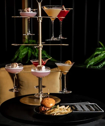 Illumina cocktail tree with sliders and fries